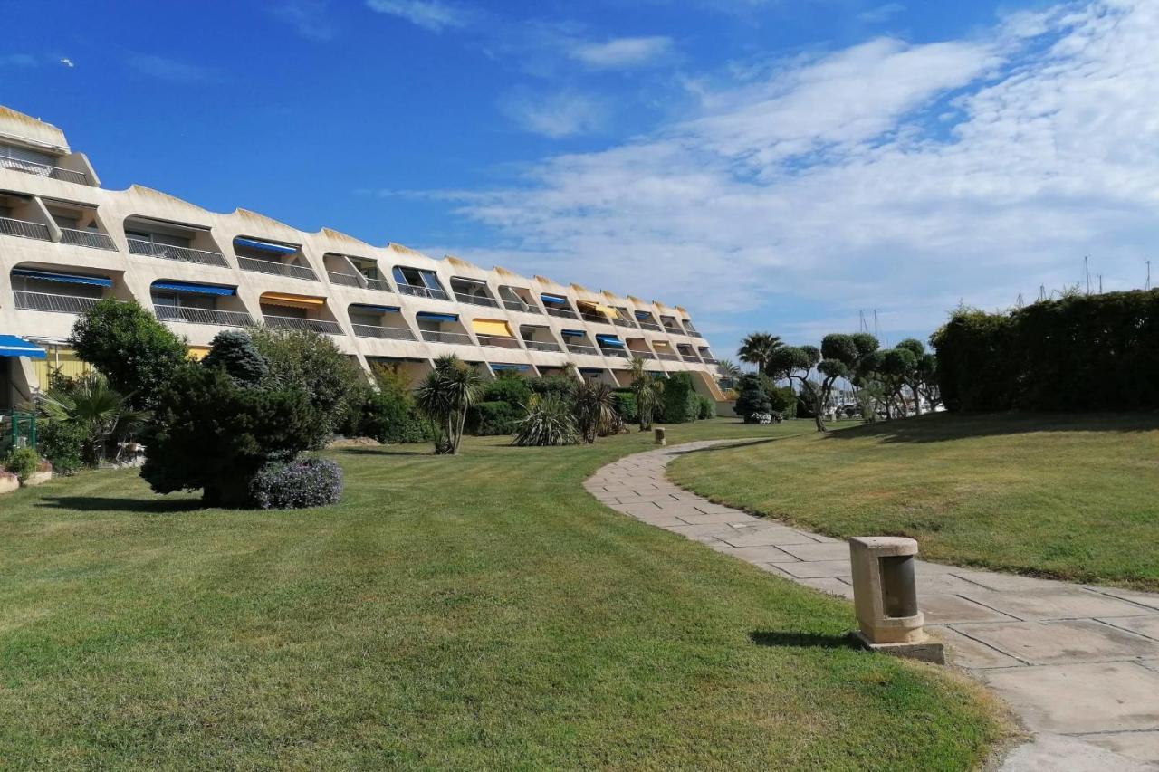 40M With Terrace In A Residence With Pool Le Grau-du-Roi Buitenkant foto